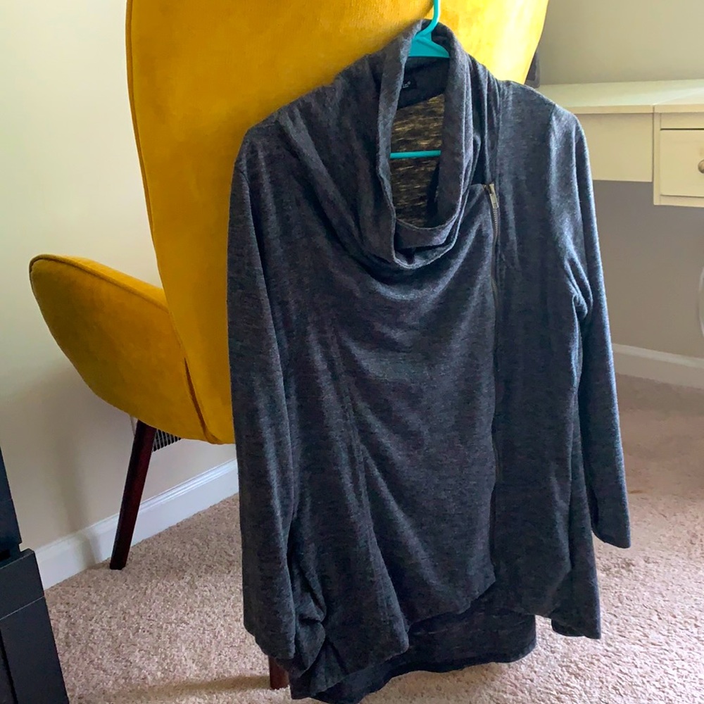 Cowl-neck zip-up hoodie!🥳